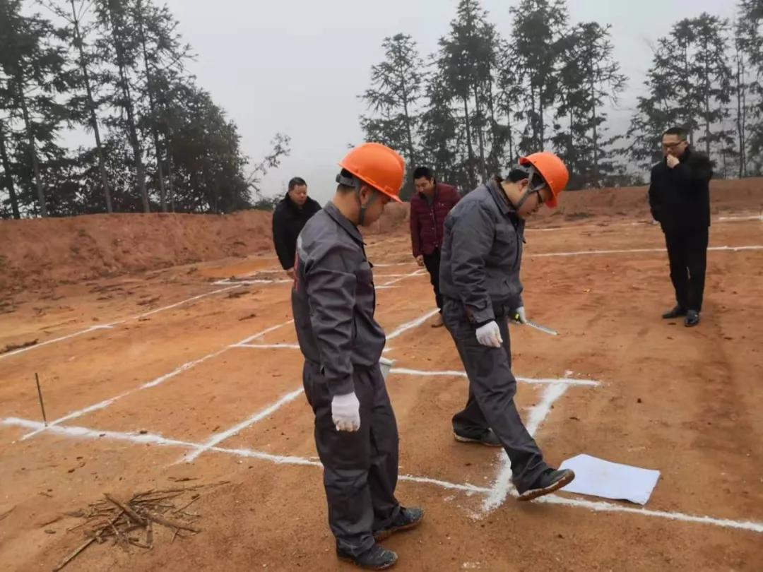 红砖被禁，庄先生建的这栋轻钢别墅赚了还是亏(图1)