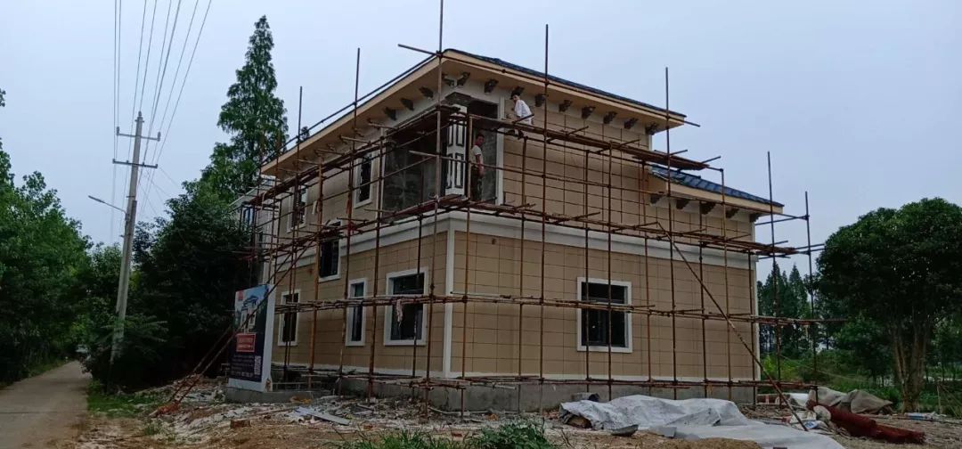 网上传疯了！3个月建成的轻钢别墅惊艳全村(图9)