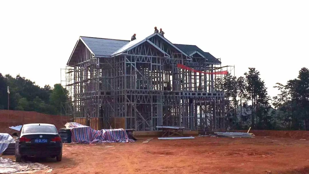 3套轻钢实景案例，第一套24万，搭建时村民疯狂(图2)